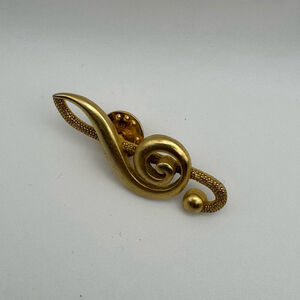 JJ Gold Treble Clef Musical Note Gold tone Brooch